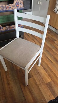 Prodám jídelní stůl a 4ks židlí - 3