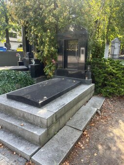 Hrobka na Olšanských hřbitovech - 3