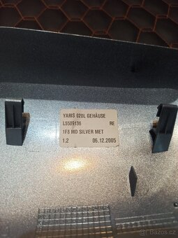 Pravý kryt zpětného zrcátka OEM Toyota Yaris II - 3