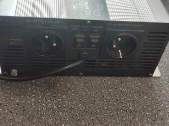 Měnič napětí+UPS+nabíječ 24V/230V/2000W. - 3