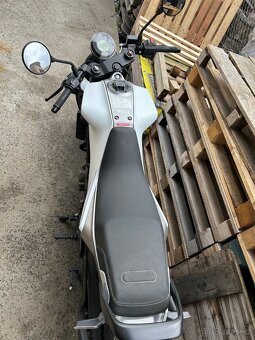 husqvarna vitpilen 401, 1. majitel, najeto 1224km - 3