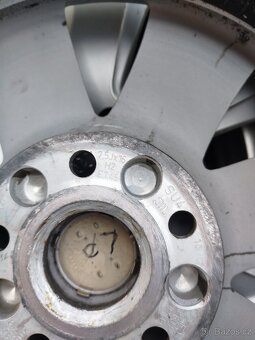 ALU Audi gumami zimní 16" - 3
