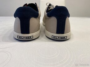 Tommy Hilfiger - 3