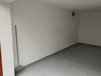 Pronájem garáže v Třebíči u čerpací stanice Shell - 3