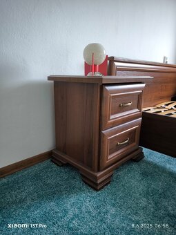 Manželská postel s nočními stolky - 3