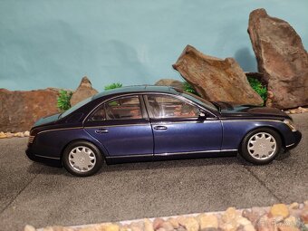 Prodám model 1:18 Maybach 57 w240 - 3