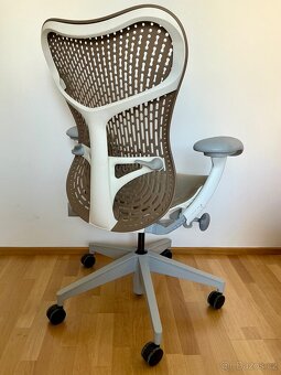 Kancelářská židle Herman Miller Mirra 2 - 3