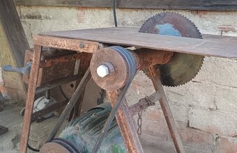 Cirkulárka se stolem i kolébkou - 3