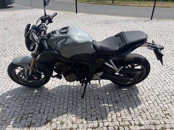 Honda CB650R - 3