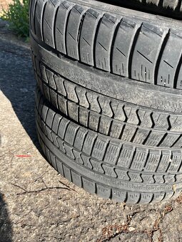Pneu 225/45/17, R17, 4mm - 3