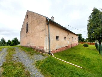 Prostorný rodinný dům se zahradou 2655 m², 3 km od Bruntálu - 3