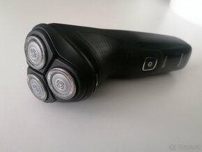 Holící strojek Philips - 3