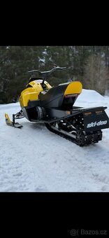 Dětský sněžný skútr Skidoo MXZ 200 - 3