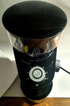 mlýnek na kávu Livoo - 3