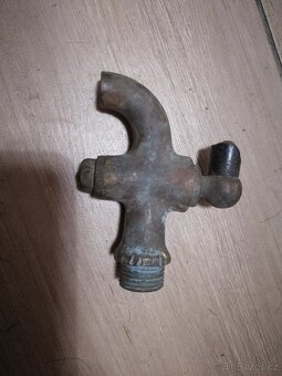 Stabilní motor kohoutek - 3