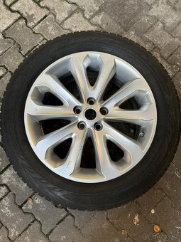 Prodám sadu zimních pneumatik Nokian s disky pro Range Rover - 3