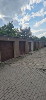 Pronájmu řadovou garáž - 3