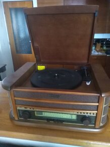 Prodám retro hudební skříň. - 3
