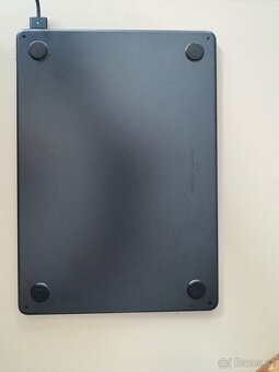 MacBook Air M2, CZ, top stav - 3