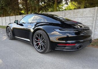Porsche 911 Carrera 4 - 3