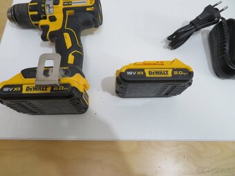 Bezuhlíková aku vrtačka DeWalt DCD790 + 2 x baterie 2.0Ah - 3