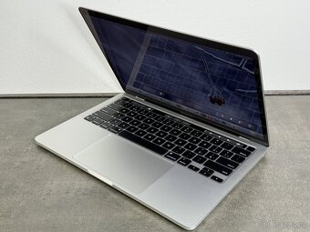 MacBook Pro 13'' 2020 / M1 / 16GB / 512GB SSD / Silver - D - 3