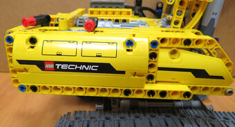 LEGO 42006 Bagr + 8293 motorový pohon - 3
