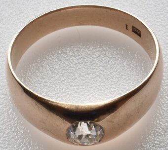 Starožitný zlatý prsten s briliantem 0.53 ct, certifikát ČGL - 3