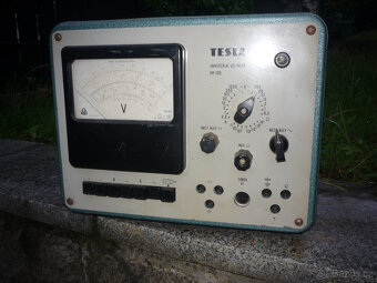 Měřící přístroj Tesla - 3