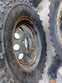 Predám kolesá s pneu T3 235/70 R15 - 3