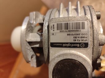 Elektromotor s úhlovou převodovkou - 3