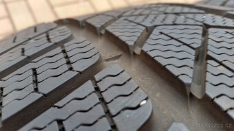 Zimní pneumatiky PIRELLI 245/45 R19 102V XL 4x7,5mm r.2023 - 3