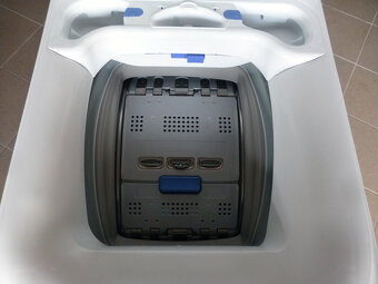 Automatická pračka Electrolux 600 SensiCare -  zánovní - 3