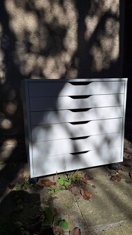 IKEA ALEX Zásuvkový díl na kolečkách - 3