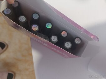 Domácí vybavení do salónu na nehty - 3