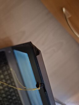 Starý funkční notebook - stav viz. foto - 3