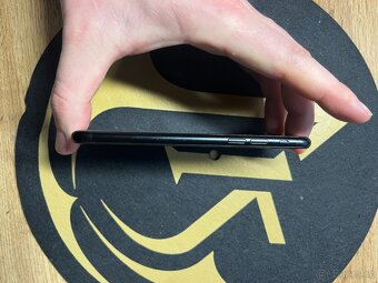 Apple iPhone SE 2020 - 64 GB 100% baterie - 3