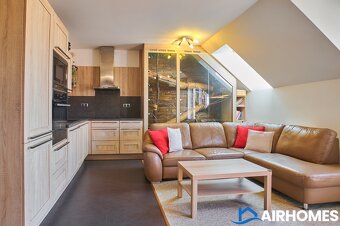 Mezonetový byt 4+kk (93.39 m²) se sdílenou zahradou (255 m²) - 3