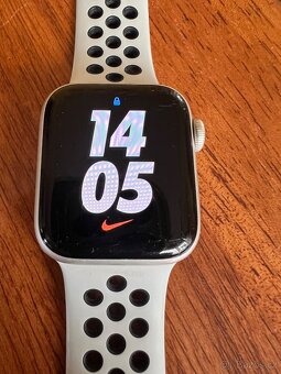Apple Watch SE 40MM - 3