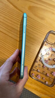 iPhone 11 64GB zelený, pěkný stav - 3