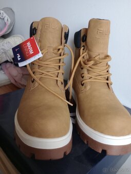 Nove. Fila - 3