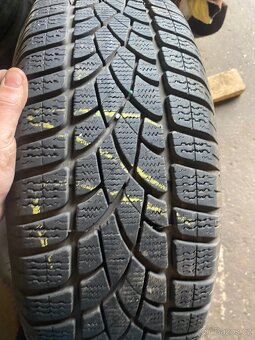 205/60R16 - 3
