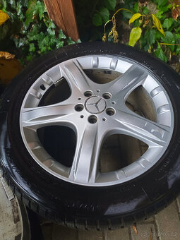 255/50/R19 Bolt Pattern: 7JX 19 / 5x112mm (5x4.4") - 3