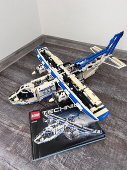 Lego Technic nákladní letadlo 42025 - 3