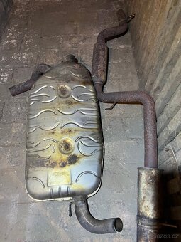 Výfuk Volvo V50 2.4 2005 - 3