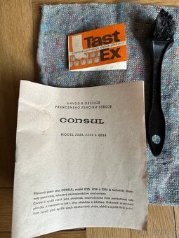 Kufříkový psací stroj Consul 22 - 3