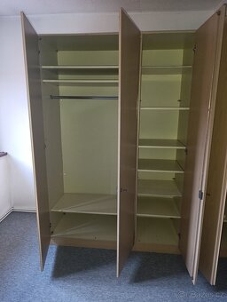 Skříň se zrcadlem - 3