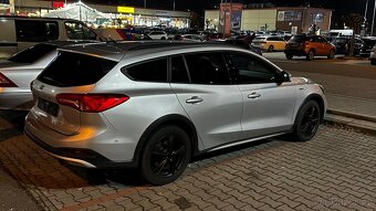 Ford Focus 2.0 Active sport st Full výbava - 3