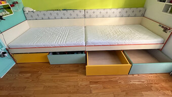 Prodám postele s úložným prostorem - 3