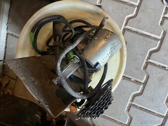 Elektrický gril popelnice na sele - 3